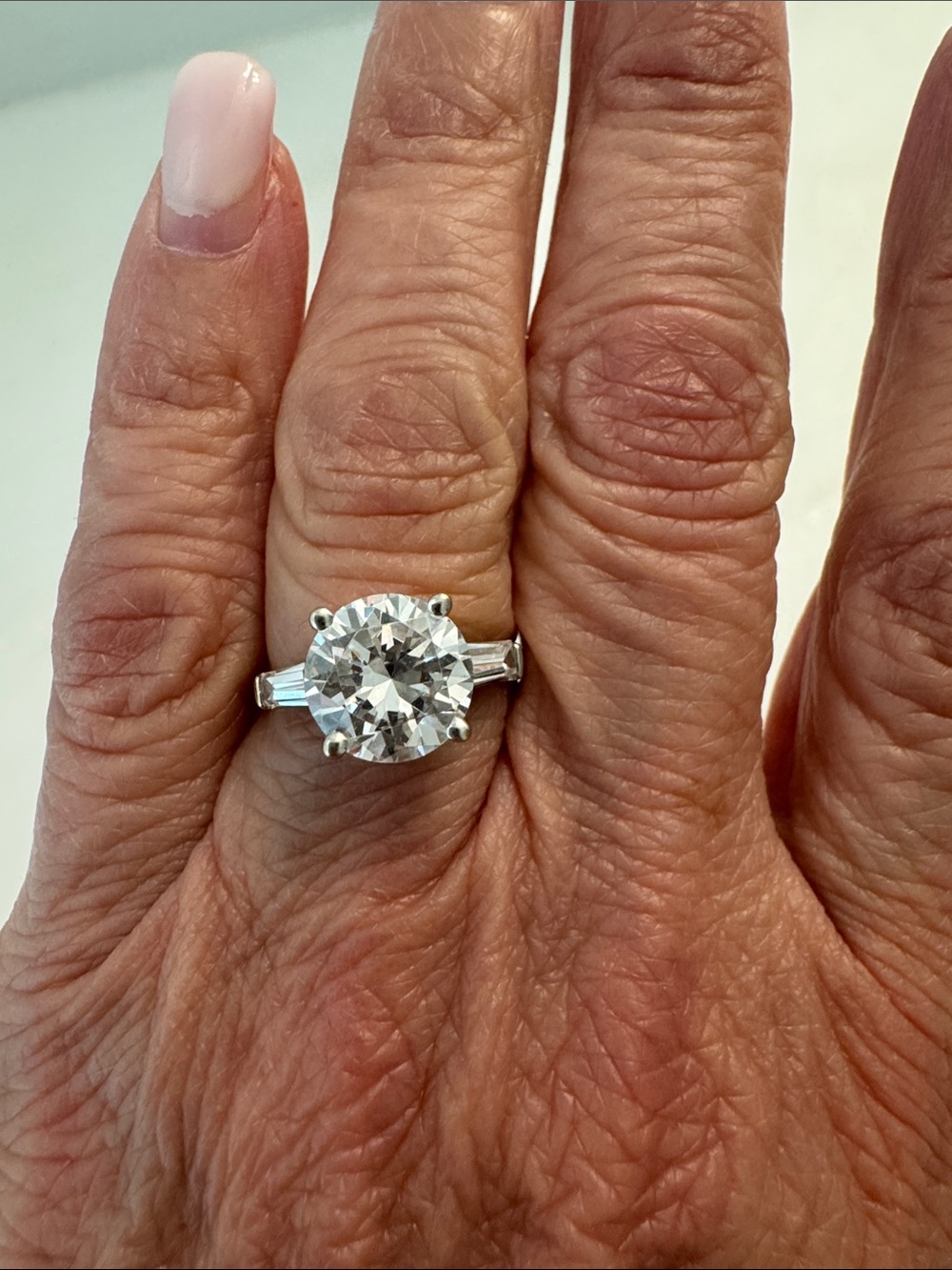 Cubic zirconia Classic Solitaire Round-Cut Engagement Ring in Silver